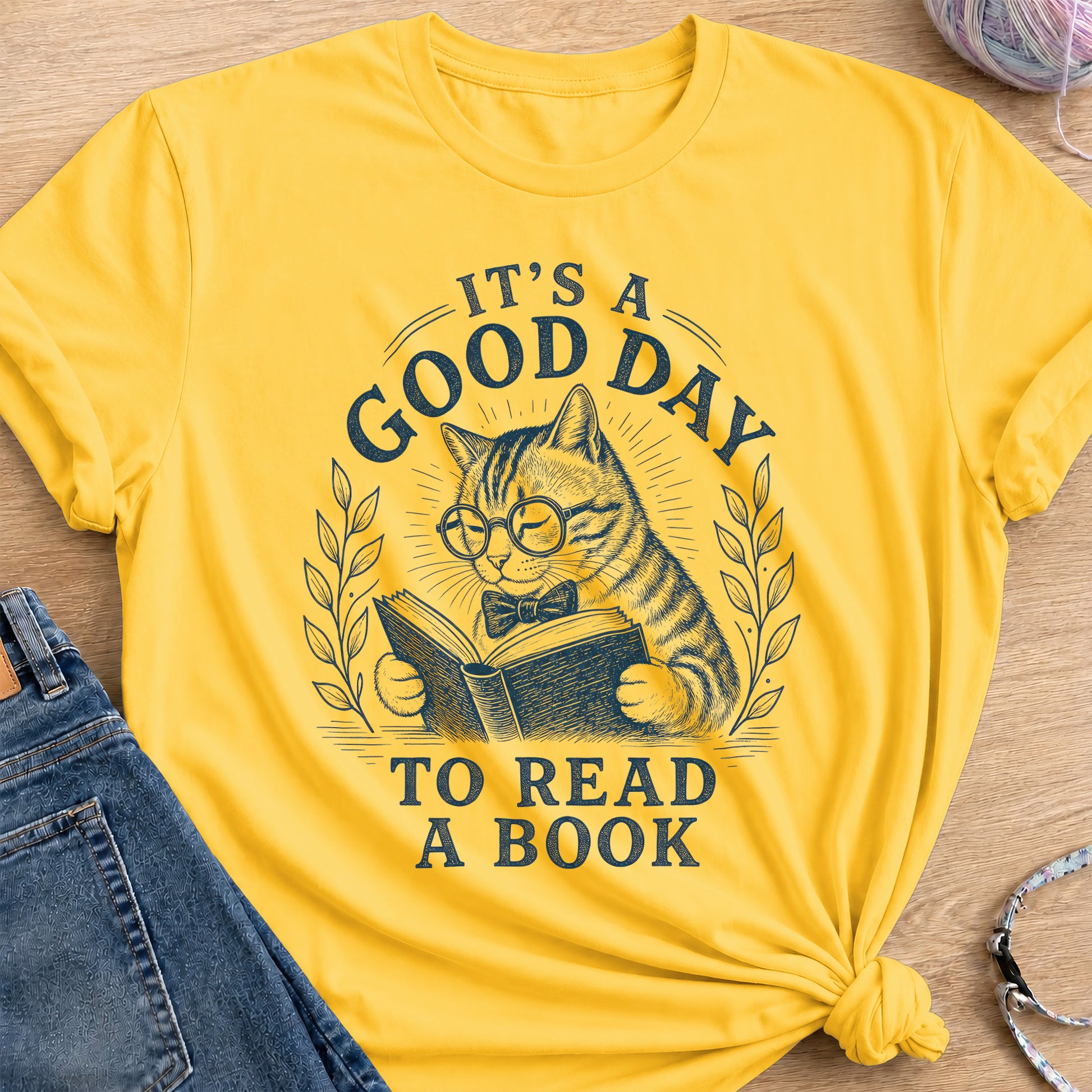 Good Day Reading T-Shirt — Daisy