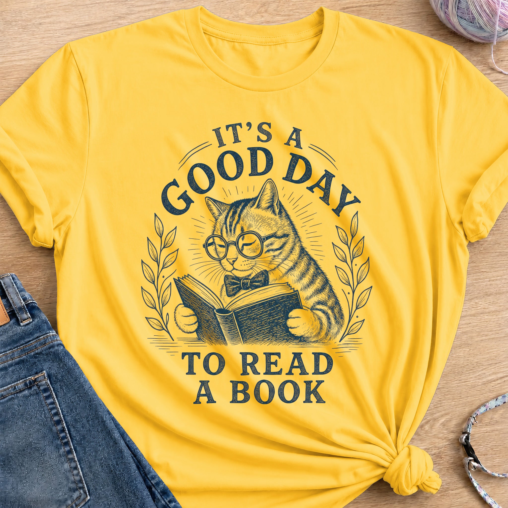 Good Day Reading T-Shirt — Daisy