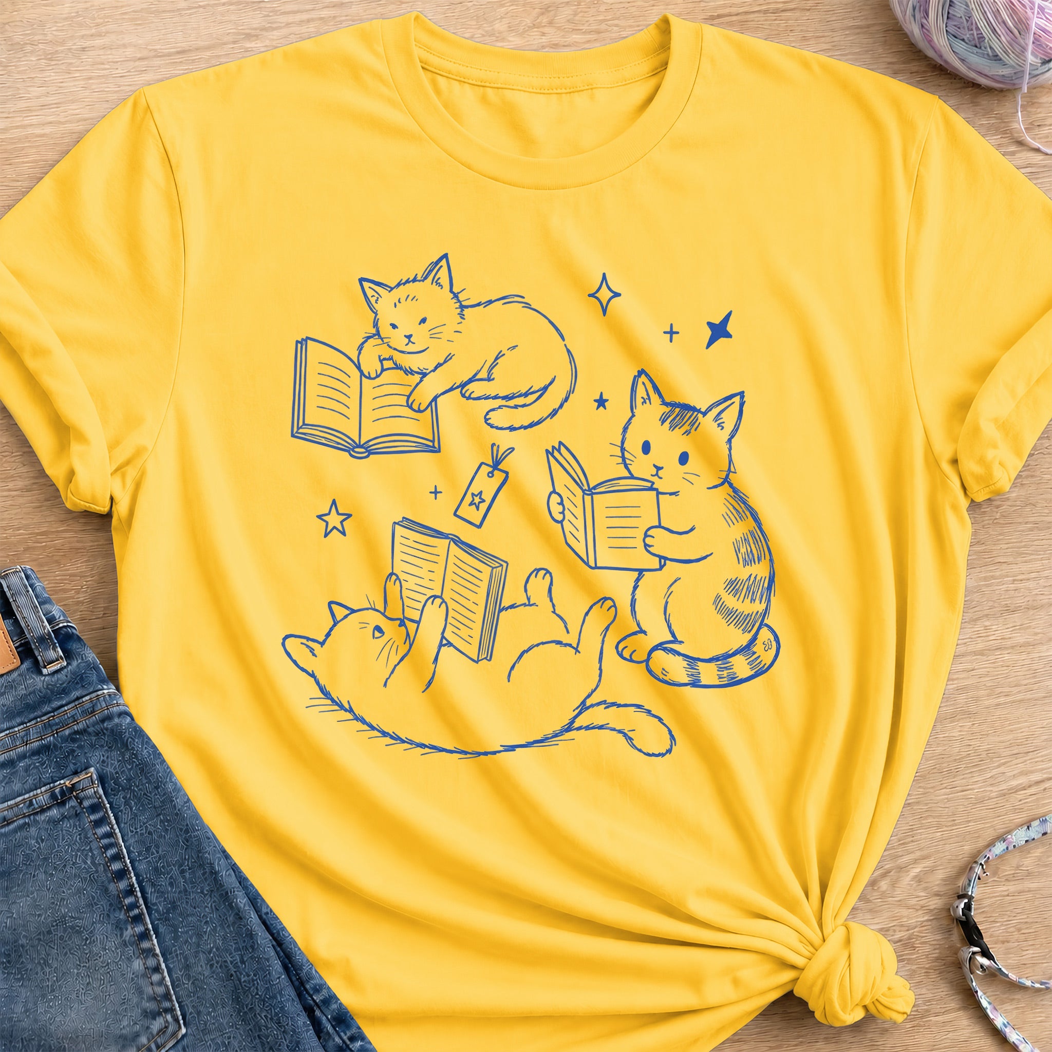Reading T-Shirt — Daisy