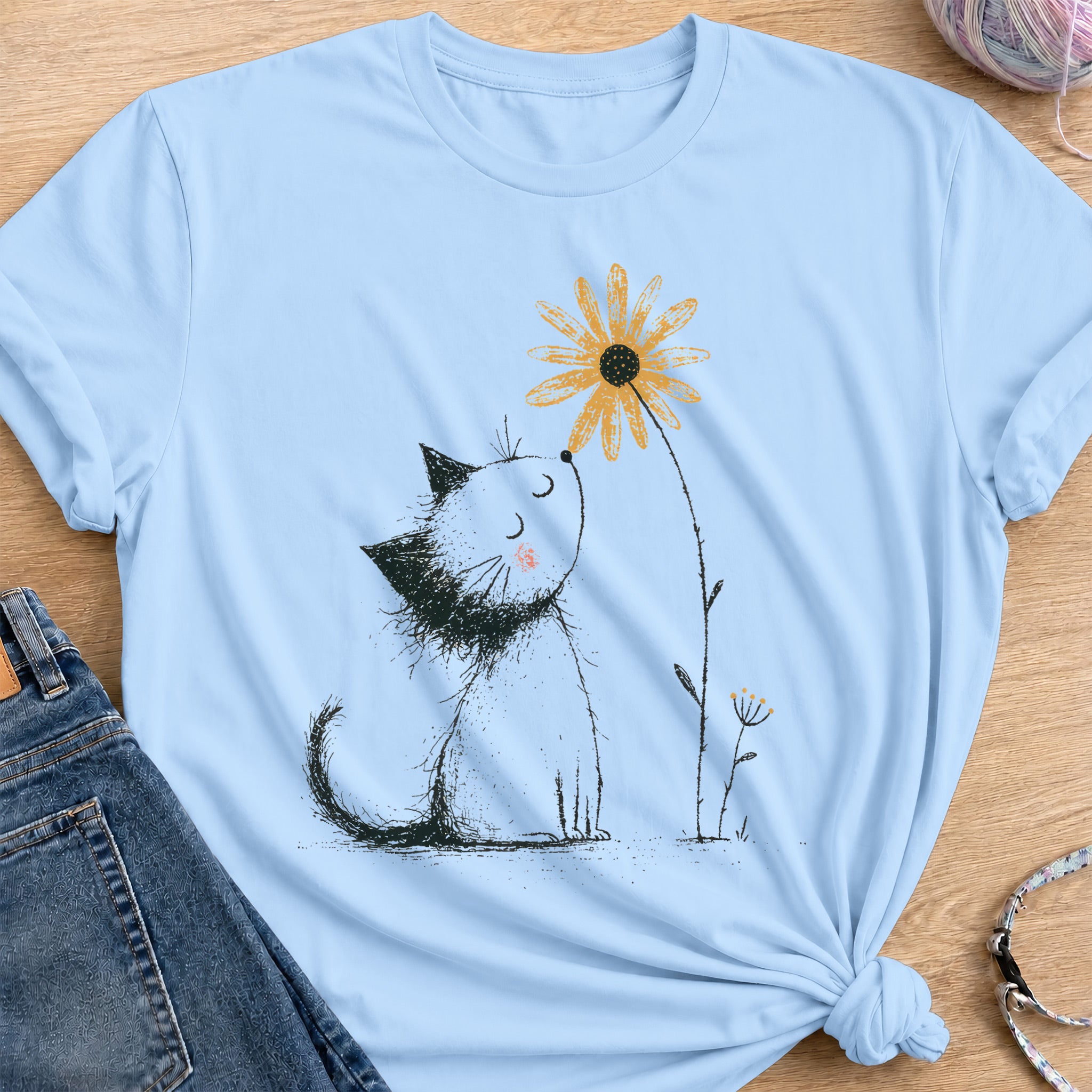 Daisy Kitten T-Shirt — Light Blue