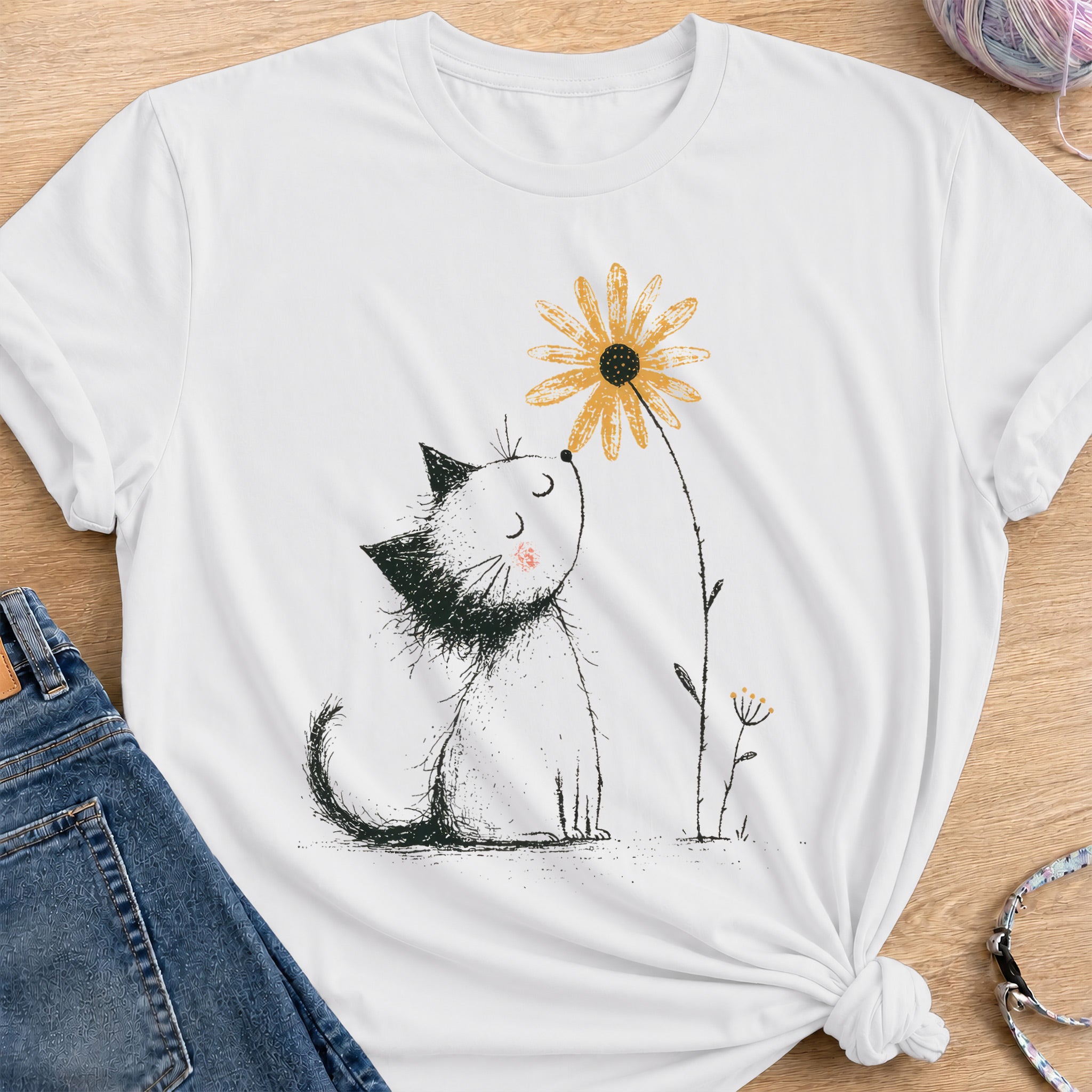 Daisy Kitten T-Shirt — White