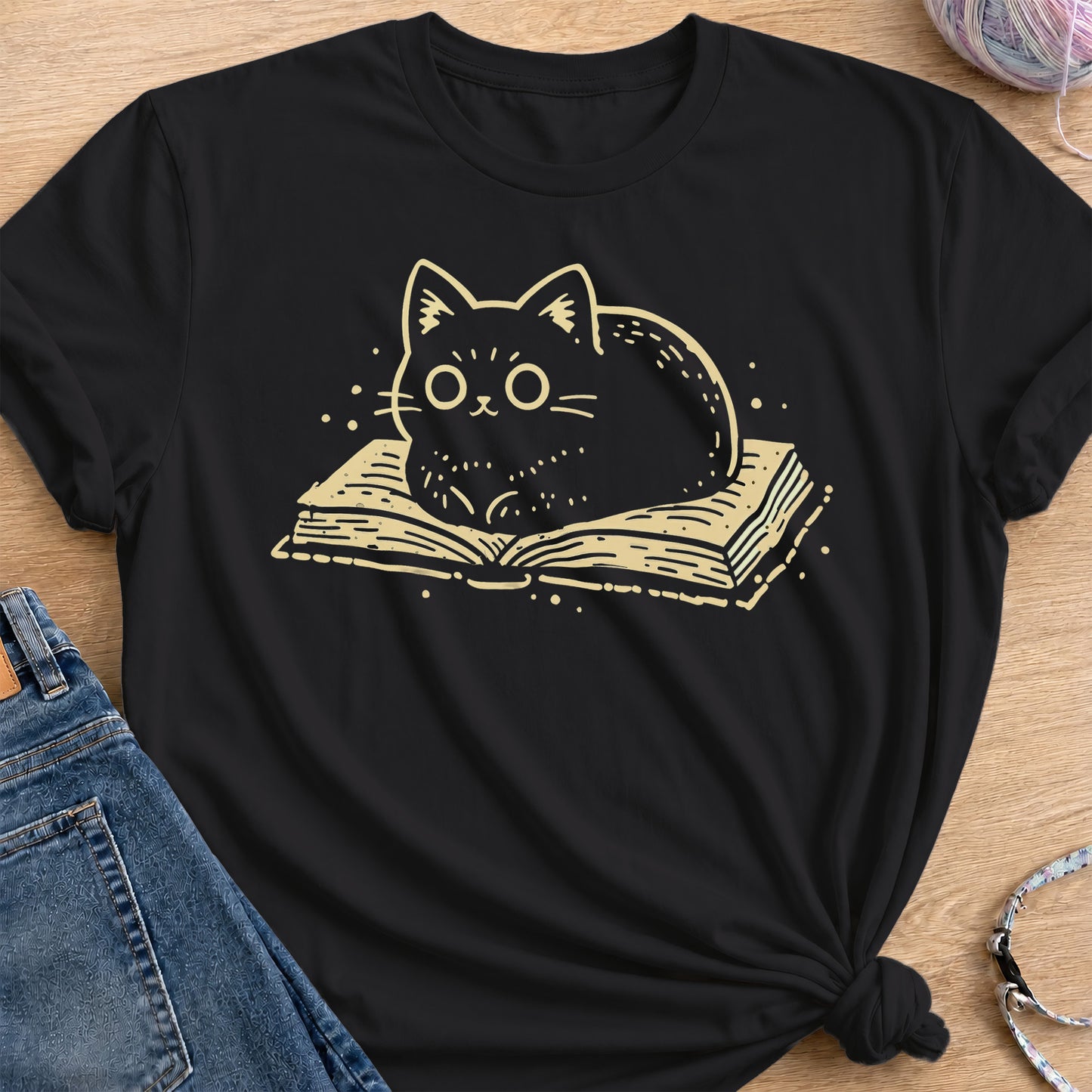 cats and books T-Shirt — Black